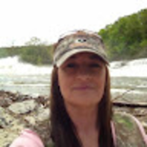 Meet your Posher, Tabitha - Picture 1 of 1